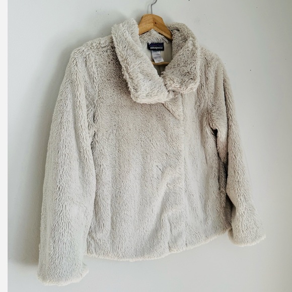 Patagonia Pelage Plush Fleece Jacket in Stone - Picture 3 of 6